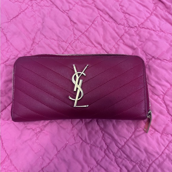 Yves Saint Laurent Red Quilted Wallet - Picture 7 of 8